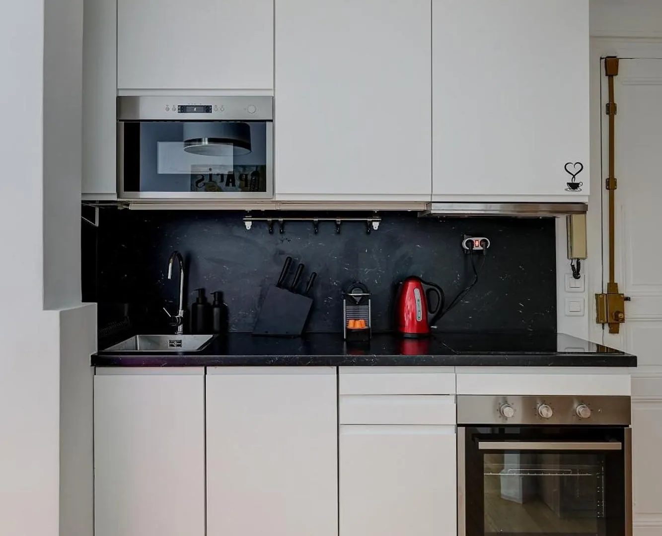 Daire Elegante Haussmannienne Au Prestige Parisien